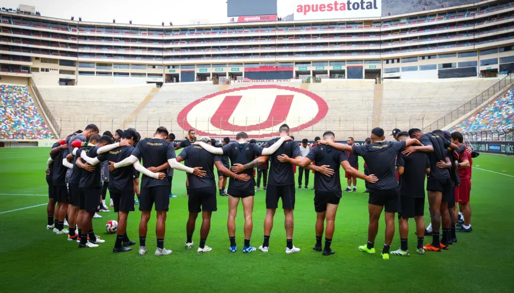 Universitario durante un entrenamiento. (Foto: Universitario Prensa)