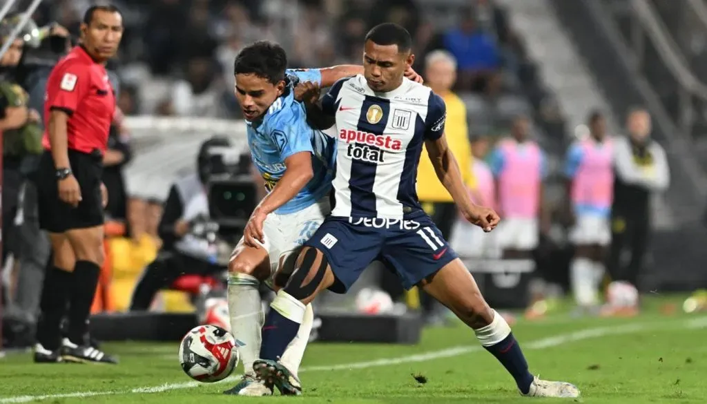 Alianza vs Cristal con Jhilmar Lora y Bryan Reyna en la temporada 2023. (Foto: Liga de Fútbol Profesional)