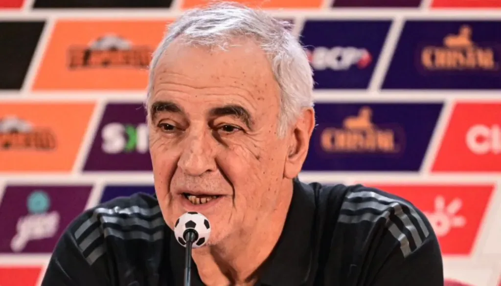 Fossati hablando sobre Perú. (Foto: Selección de Perú Prensa)