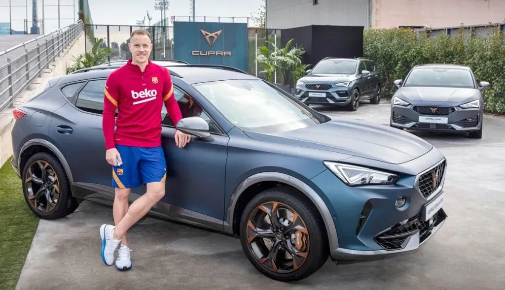 Marc-André Ter Stegen y su CUPRA Formentor, vehículo oficial de FC Barcelona.