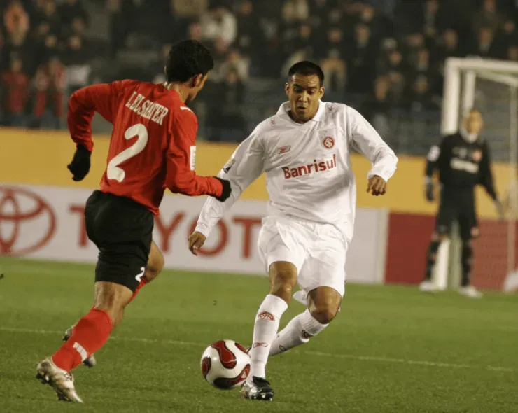 Internacional passou pelo Al Ahly e pegou o Barcelona na final em 2006     (Foto: Site oficial do Internacional)
