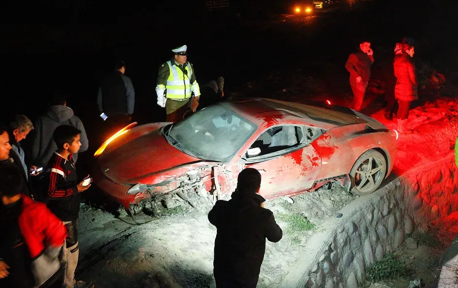 Arturo Vidal chocó su Ferrari en estado de ebriedad y en plena participación en Copa América con Chile. Jorge Valdivia contó cómo lo vivió el plantel. Foto: Archivo.