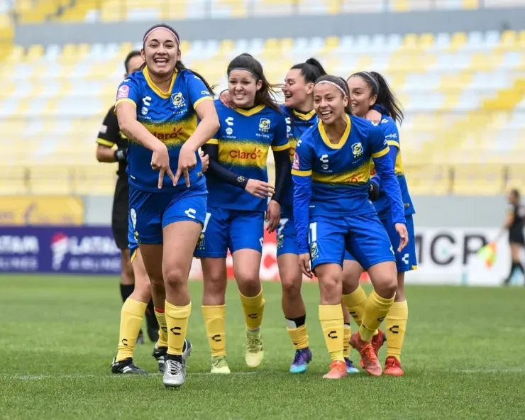 Las viñamarinas marchan en el segundo lugar del grupo B. (Paulina Moraga / Everton)