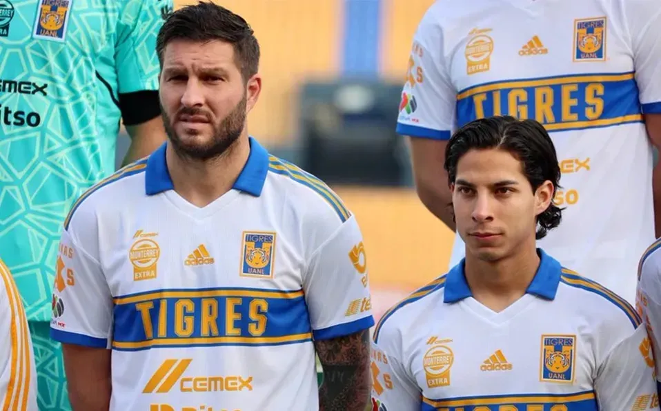 La afición de Tigres no jugar con el nuevo uniforme blanco (Tigres)