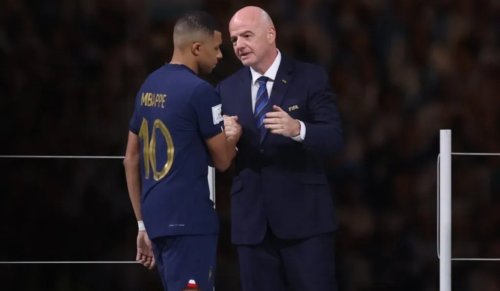 Kylian Mbappe y Gianni Infantino: Getty Images