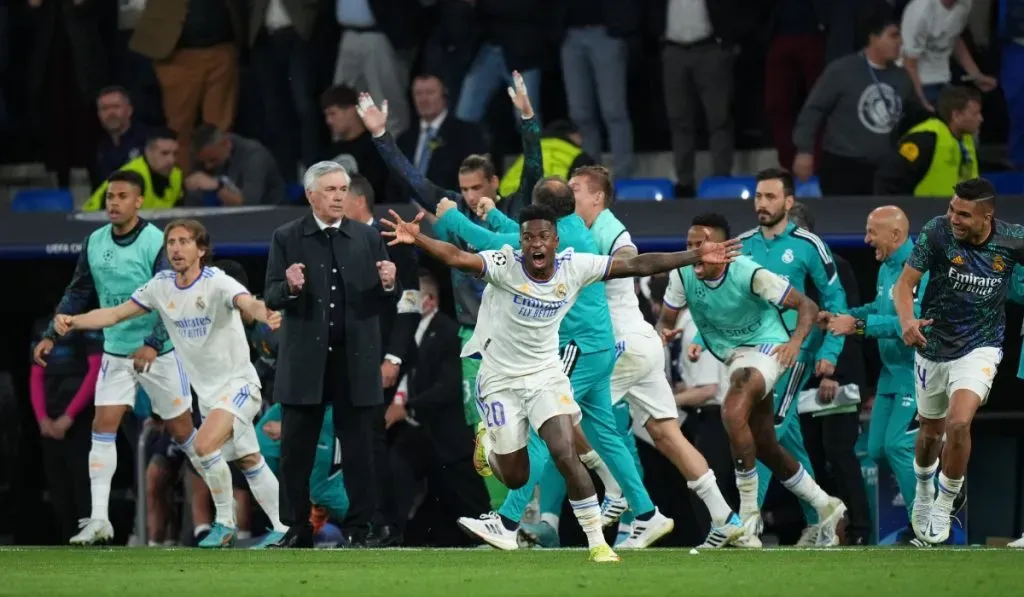 Carlo Ancelotti y sus jugadores festejan la clasificación a la final de la Champions del 2022: Getty Images