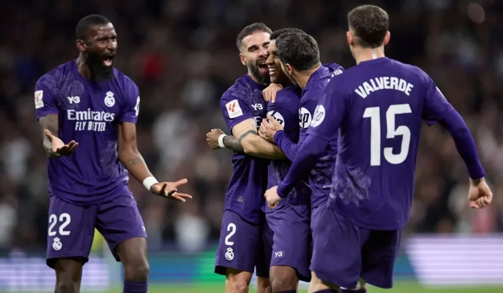 Jugadores de Real Madrid festejan el tanto de Rodrygo: IMAGO