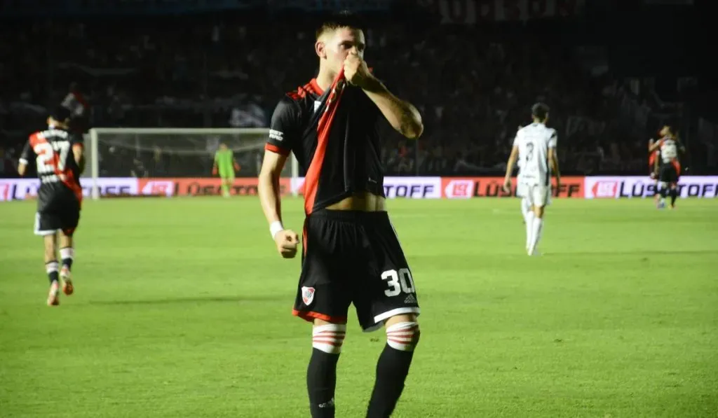 Franco Mastantuono celebrando su primer gol con la camiseta de River Plate: IMAGO