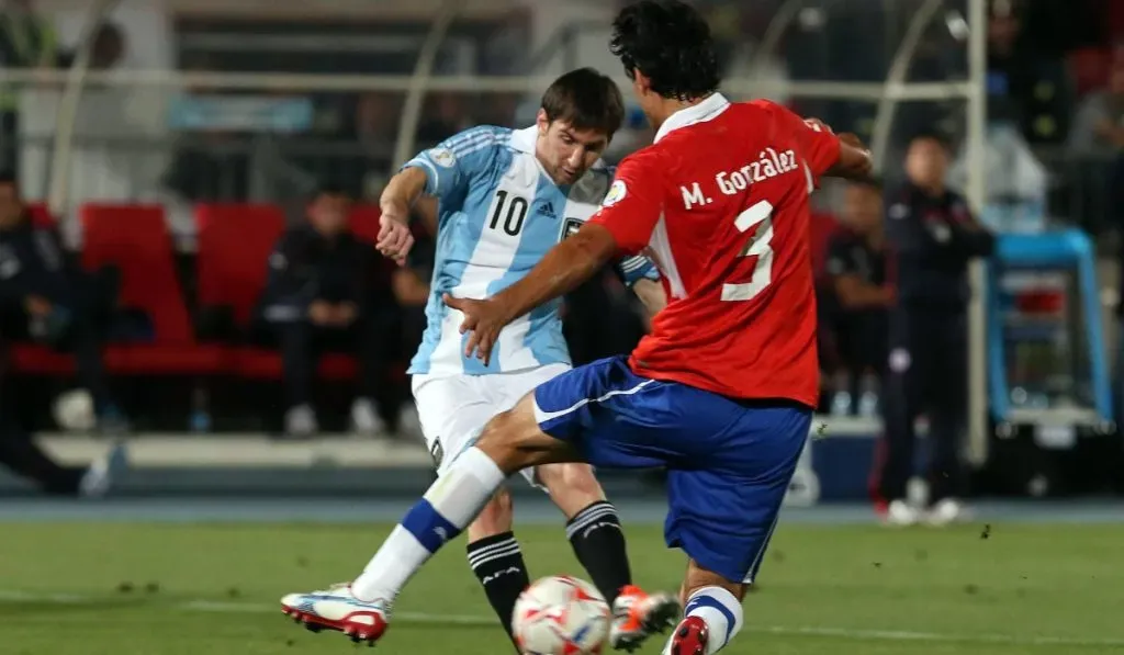Messi y uno de sus goles ante Chile: IMAGO