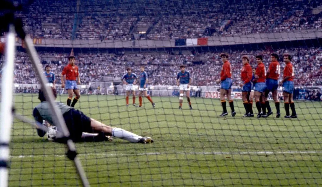 El gol de Platini para convertir a Francia en el último anfitrión en ganar la Eurocopa: IMAGO