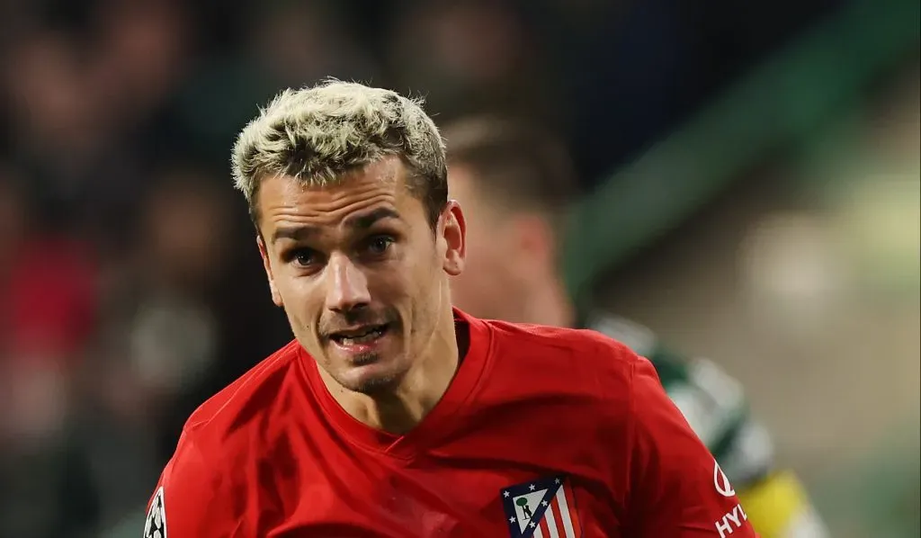 Já decidiu seu futuro! Antoine Griezmann pega todos de surpresa e já sabe onde vai jogar em 2024 (Photo by Ian MacNicol/Getty Images)