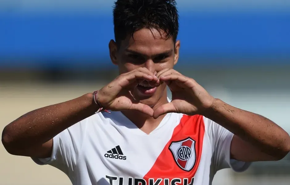 Londoño Bedoya con los colores de River.