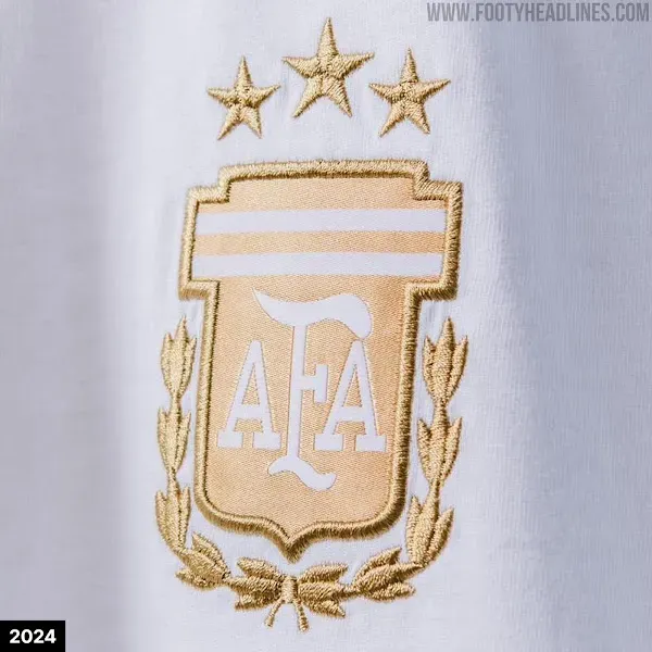 El escudo de la AFA con las 3 estrellas (Foto: Footy Headlines)