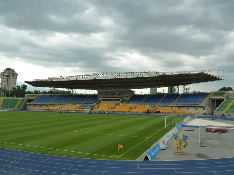 El Almaty Ortalyk Stadion, a 400km de China, allí deberá jugar el Chelsea.