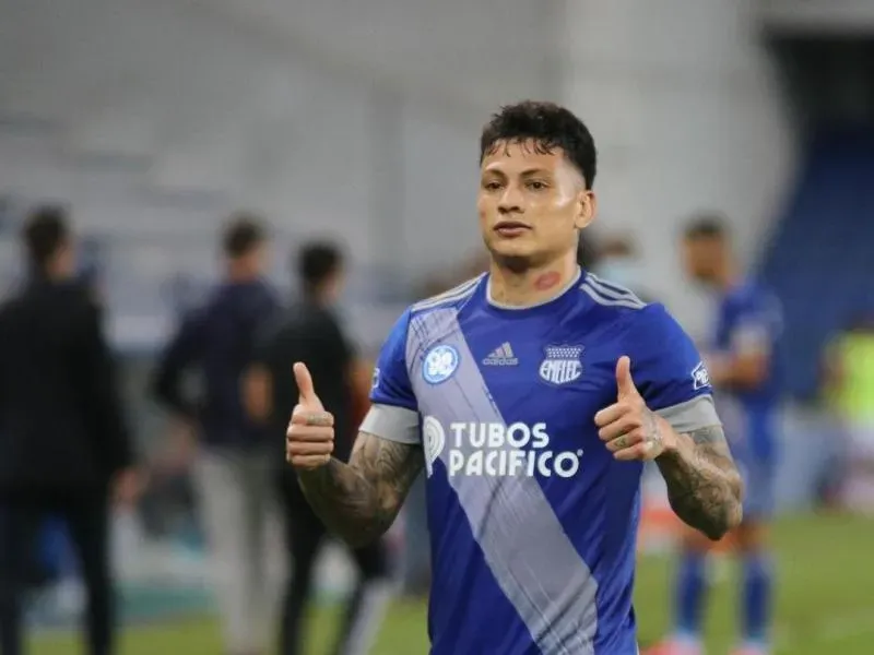 Alexis Zapata en Emelec. Foto tomada de Expreso.ec