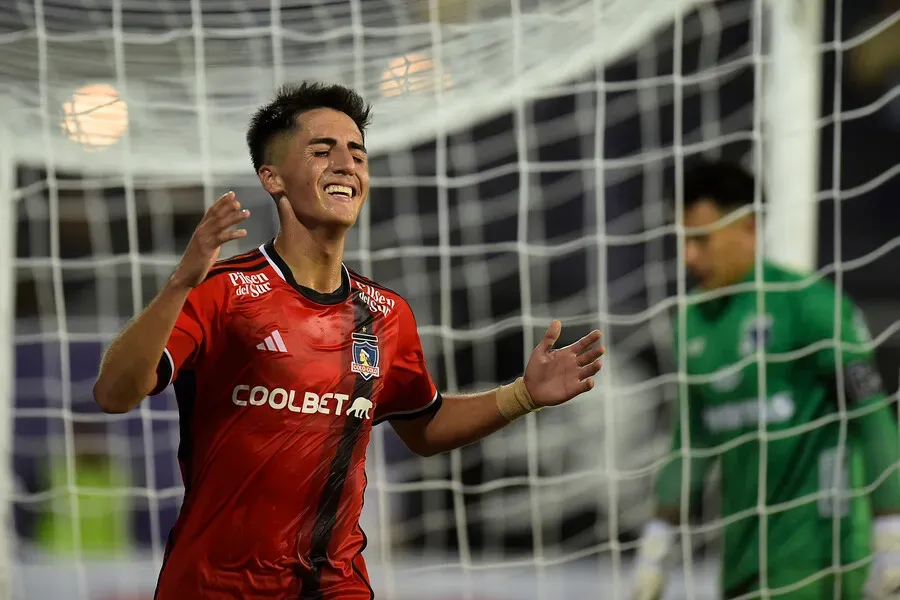 Diego Plaza tuvo la oportunidad de marcar ante Liverpool de Uruguay en amistoso de pretemporada. Imagen: Dante Fernandez/Focouy/Photosport