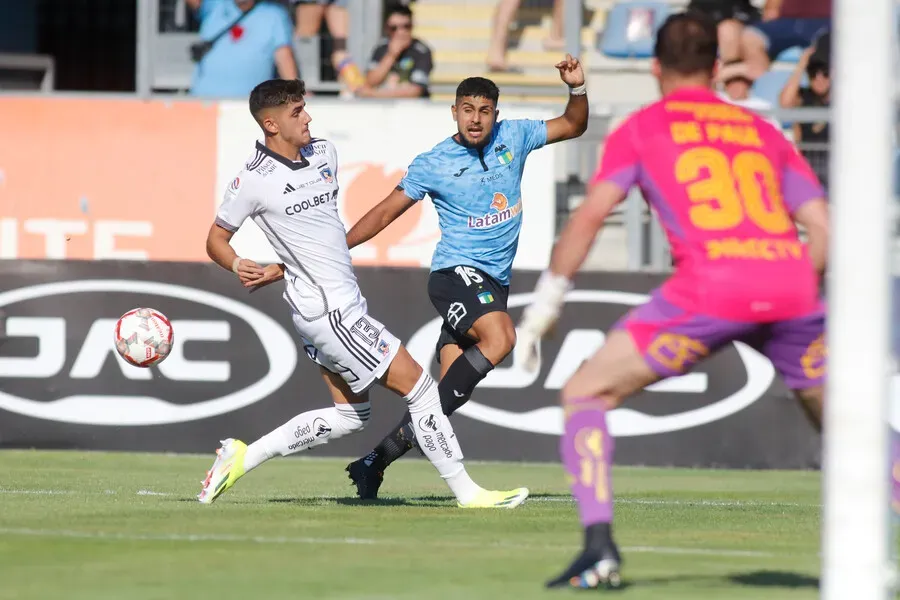 Bruno Gutiérrez no ha visto tanta acción en el Colo Colo de Jorge Almirón. Imagen: Jorge Loyola/Photosport