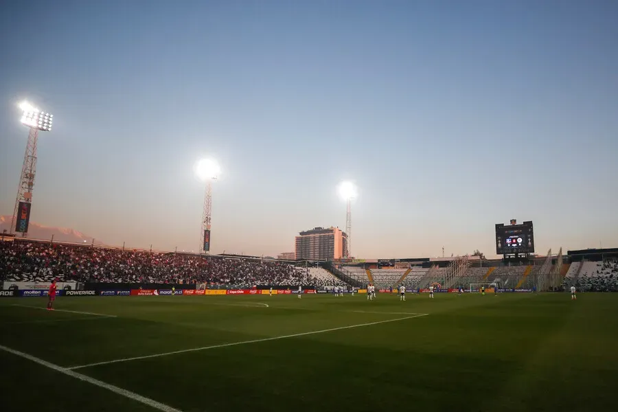 En Colo Colo destacan la cancha del Monumental. Imagen: Felipe Zanca/Photosport