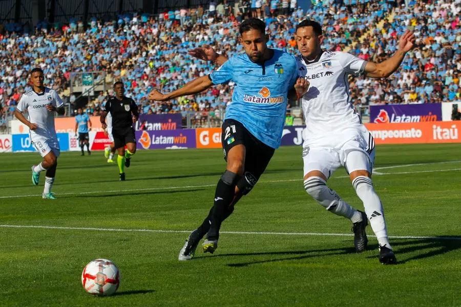 Ramiro González en un duelo ante O’Higgins por el Campeonato Nacional 2024. Imagen: Jorge Loyola/Photosport