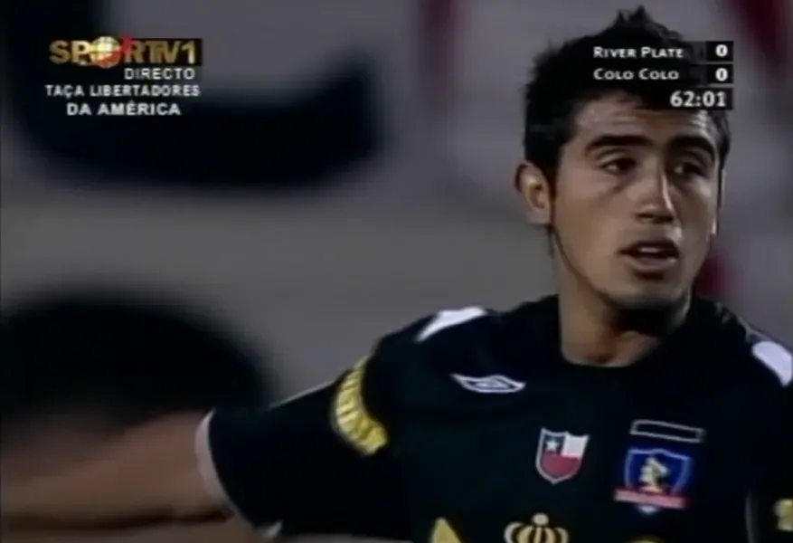 Vidal fue titular por Colo Colo ante River Plate en Buenos Aires por la Copa Libertadores 2007 | Foto: Archivo