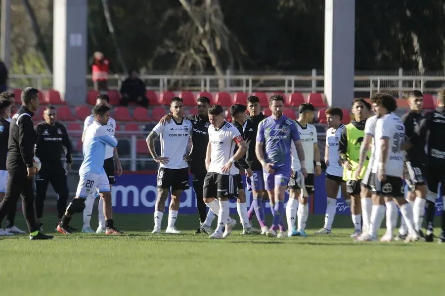 Colo Colo cayó en septiembre ante Magallanes y deberá dar vuelta la llave. Imagen: Carlos Alarcon/Photosport