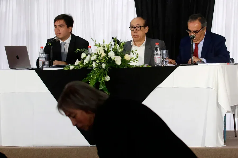 Blanco y Negro vivirá un nuevo proceso eleccionario en el mes de abril.Imagen: Javier Salvo/Photosport