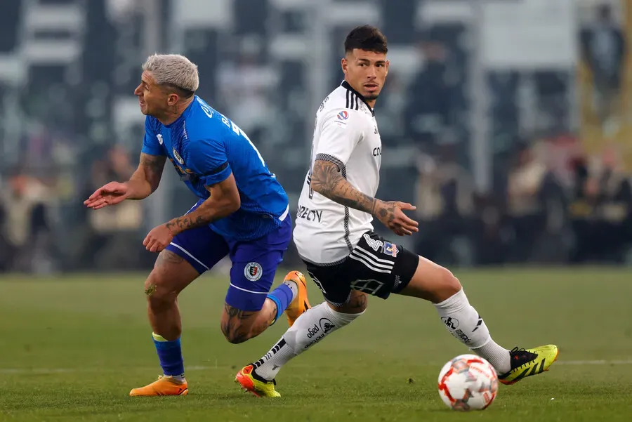 Alan Saldivia sería una de las grandes novedades para el duelo con River Plate. Imagen: Felipe Zanca/Photosport