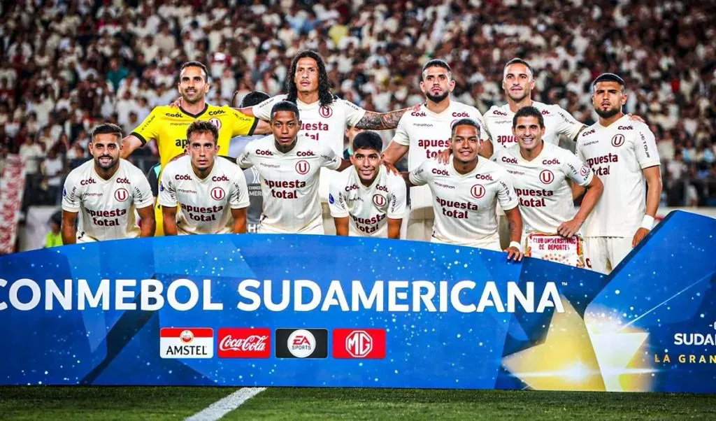 Nelson Cabanillas jugando por Universitario de Deportes. (Foto: Universitario).