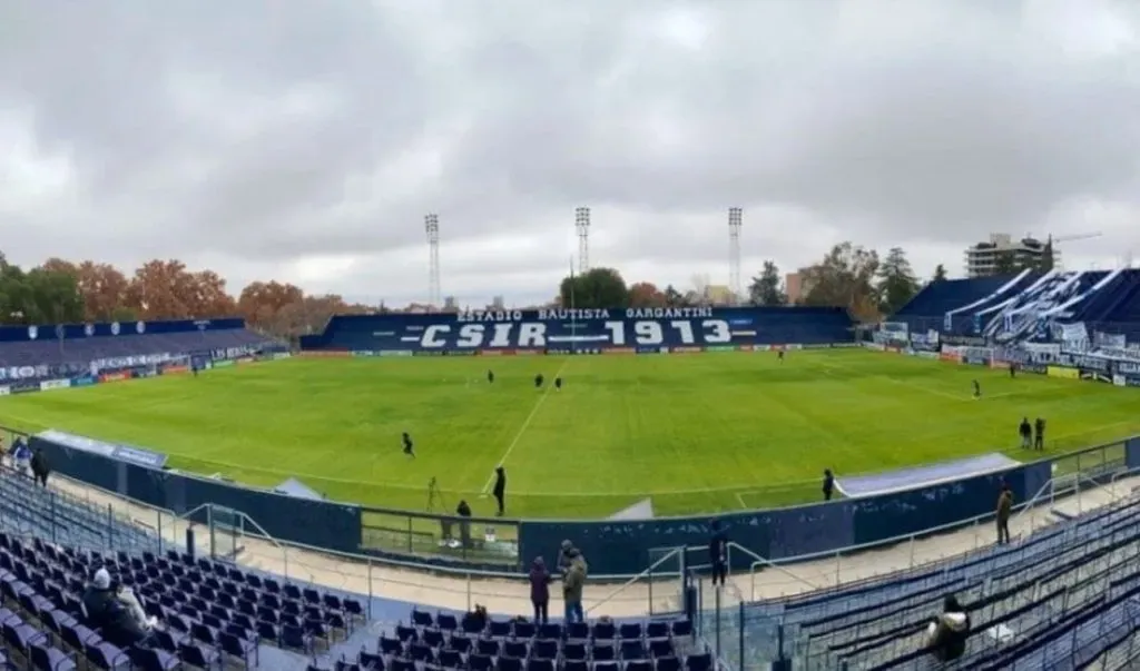 Estadio de Independiente Rivadavia.