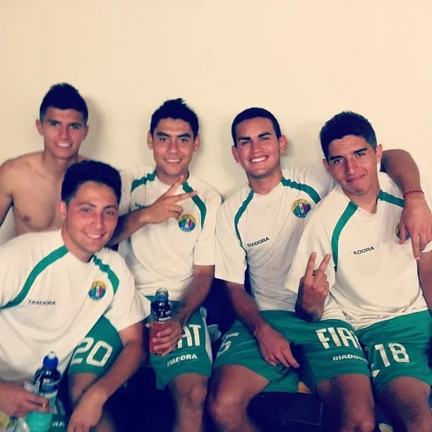 Camilo Reyes, Felipe Mora, Sebastián Vegas, Francisco Gaete. Un poco más abajo está Camilo Melivilu. (Foto: Instagram Pipe Mora).