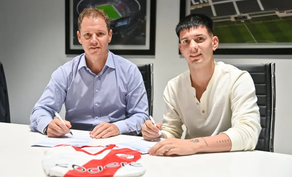 Jorge Brito, presidente de River, junto a Franco Mastantuono. (RRSS River)