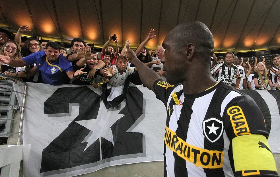 Seedorf em sua passagem pelo Botafogo – Foto: Vitor Silva