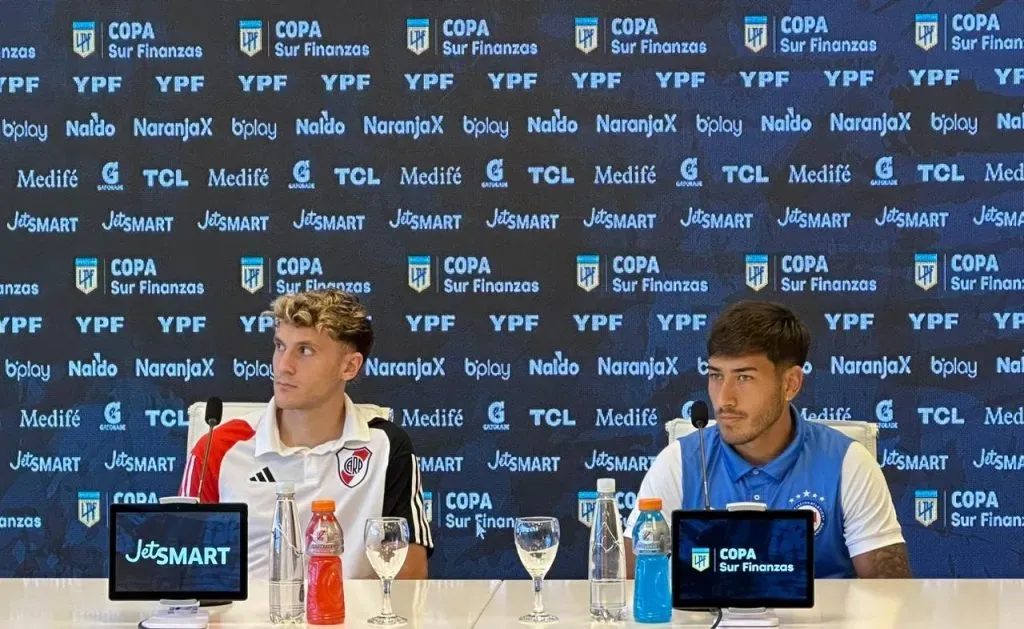 Facundo Colidio en conferencia de prensa junto a Román Vega, de Argentinos Juniors. (Foto: LPF).