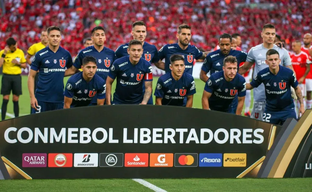 Cristóbal Campos debutó en el arco de la U un 11 de febrero del 2020, en la fase previa de la Copa Libertadores ante Inter de Porto Alegre en Brasil. Foto: IMAGO.