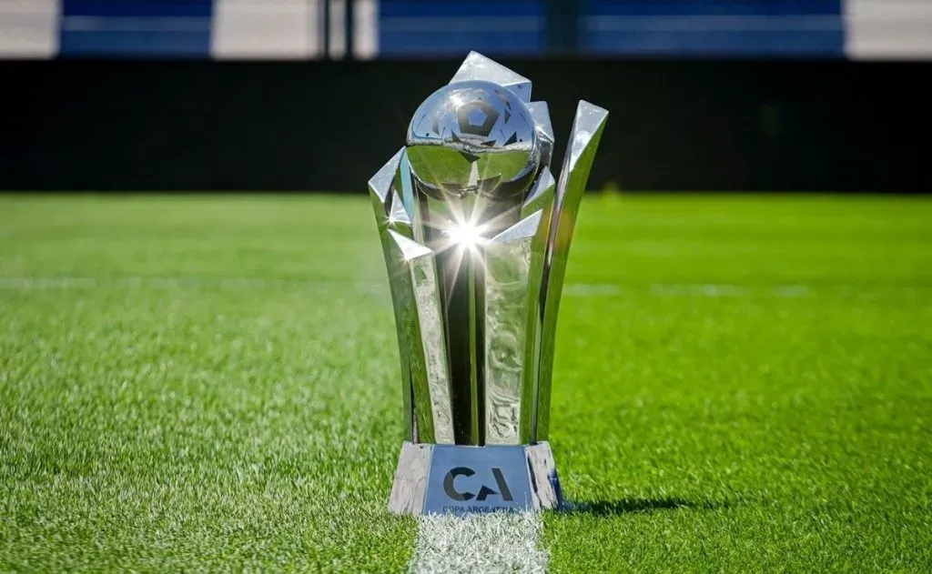 El trofeo de la Copa Argentina.