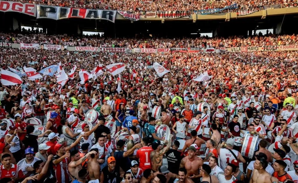 La marea de hinchas de River en el partido ante Argentinos Juniors.