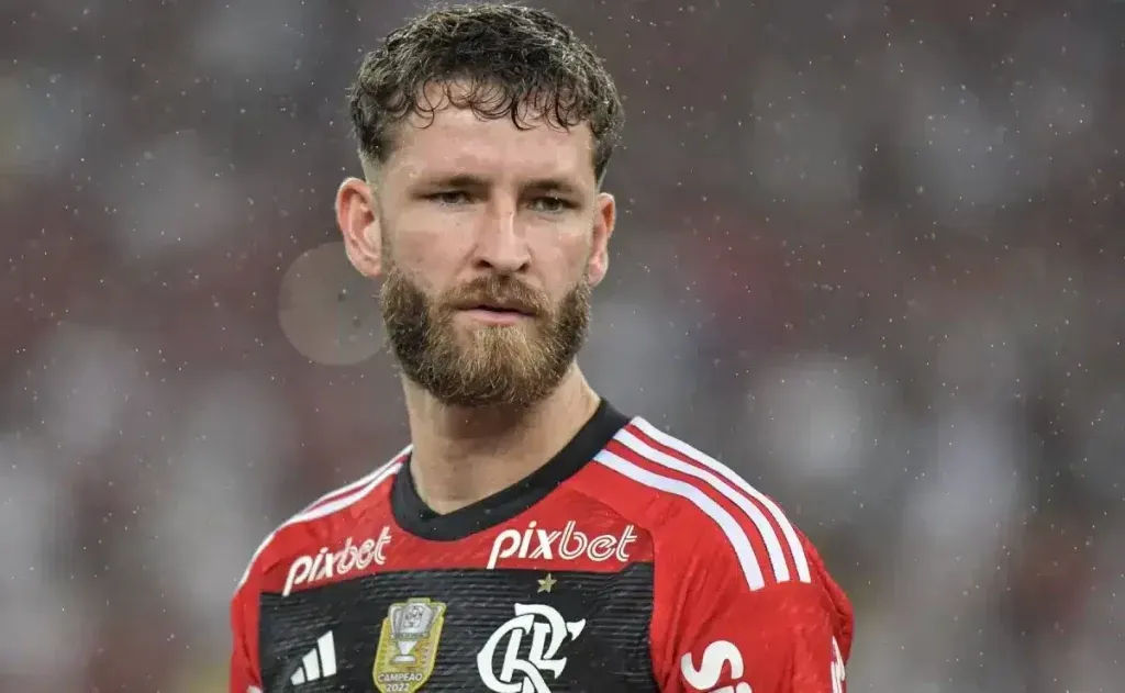 Foto: Thiago Ribeiro/AGIF - Léo Pereira em ação pelo Flamengo