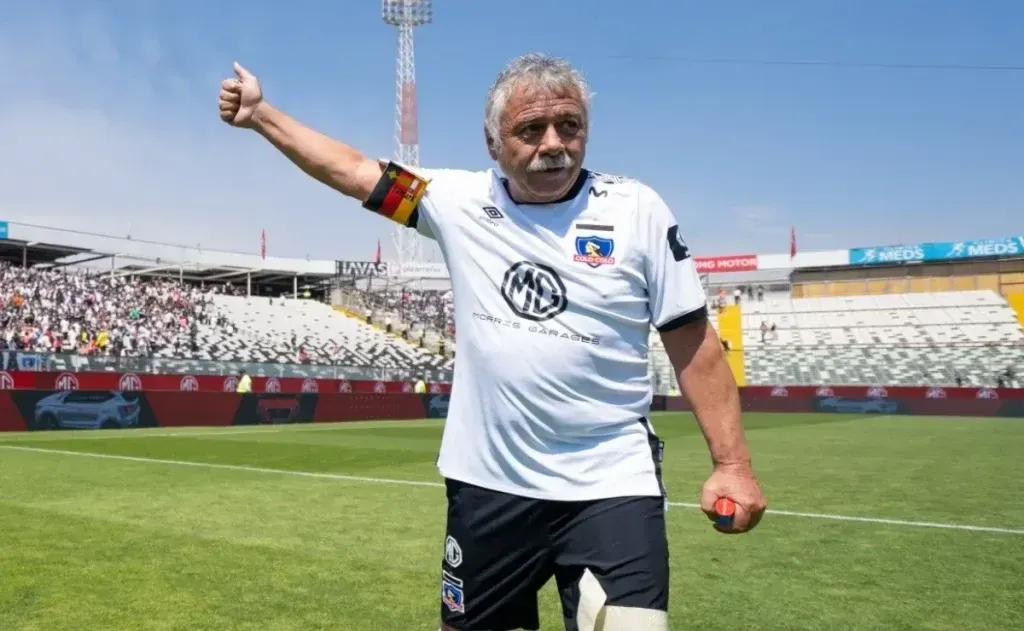 Carlos Caszely cometa la actualidad del Cacique. | Imagen: Guillermo Salazar.