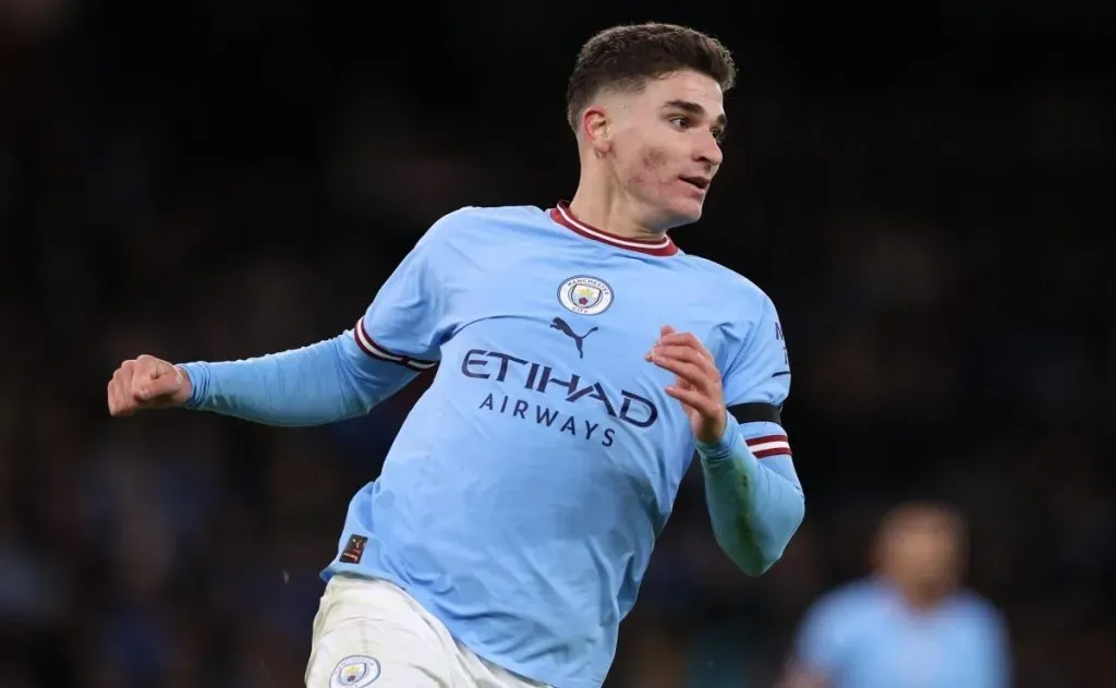 Julián Álvarez busca tener más protagonismo en el Manchester City.