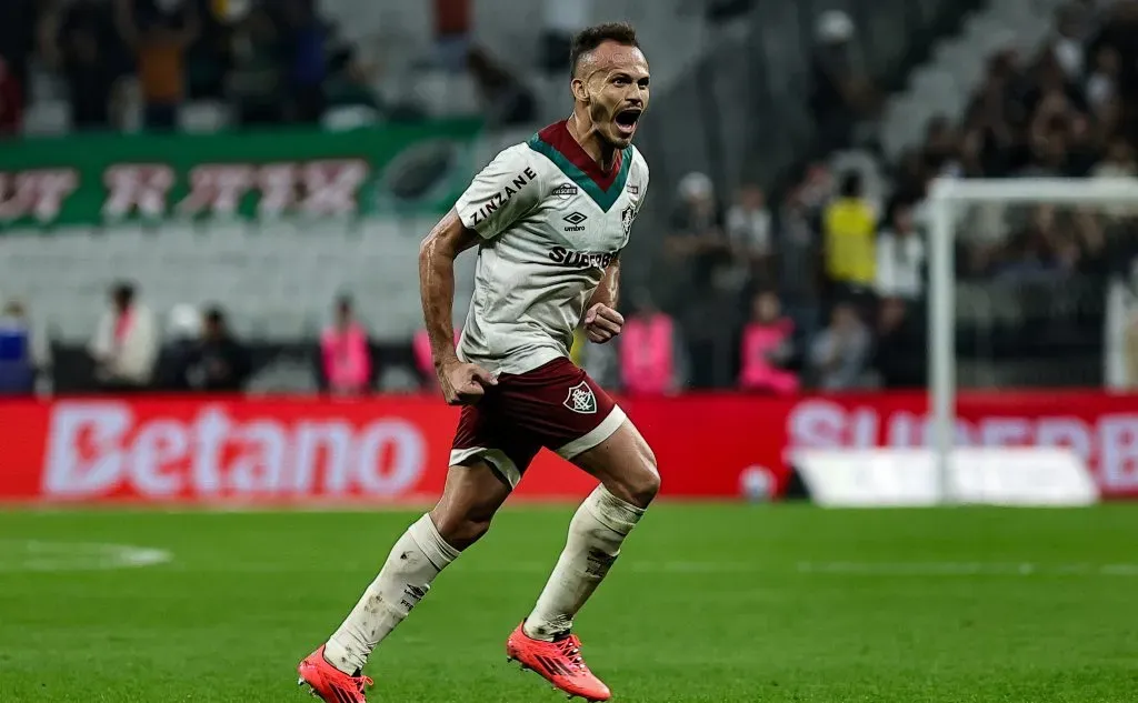 Renê vibra após marcar pelo Fluminense. Foto: Fabio Giannelli/AGIF