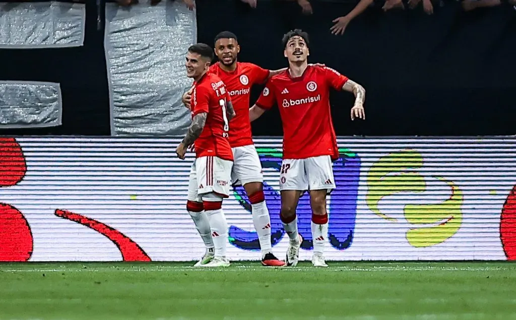 Mauricio jogador do Internacional comemora seu gol durante partida contra o Corinthians no estadio Arena Corinthians pelo campeonato Brasileiro A 2023. Fabio Giannelli/AGIF