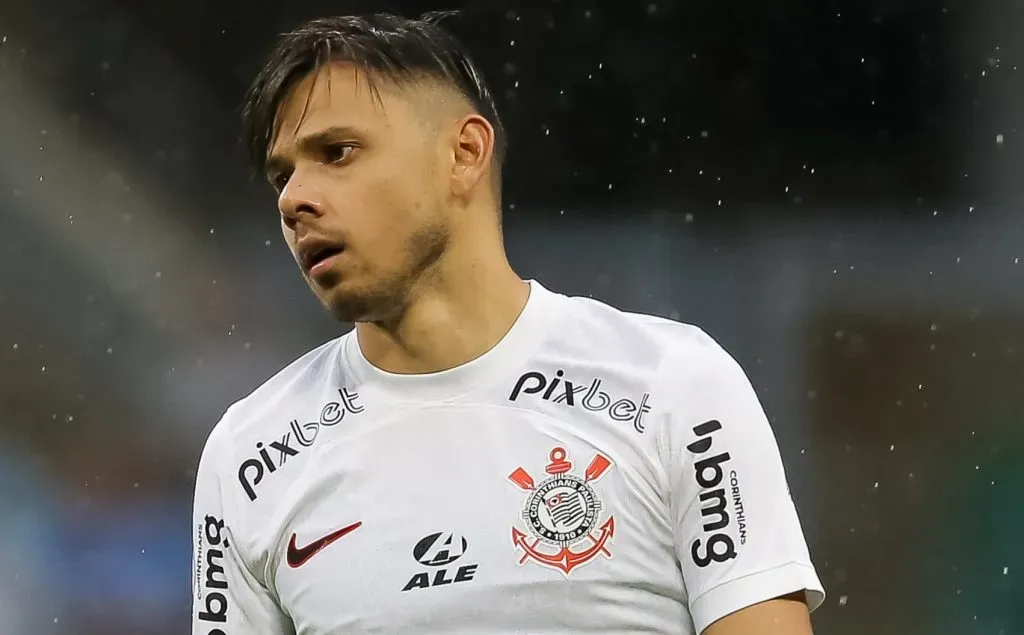 Torcedores elegem o escudo do Corinthians como um dos mais bonitos do Brasil. (Photo by Pedro H. Tesch/Getty Images)