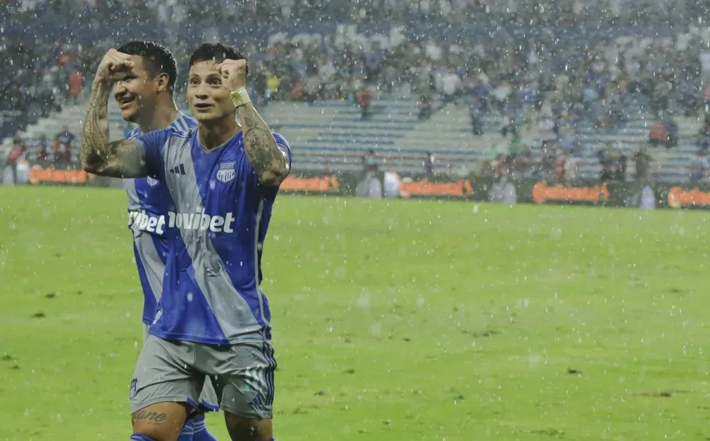 Emelec venció a Universidad Católica con un gol en el último minuto de Alexis Zapata y con esos tres puntos se alejan del descenso. (Foto: GettyImages)