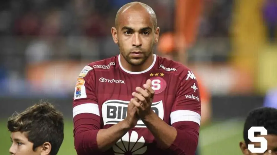 Robinson se fue entre críticas de Saprissa (Deportivo Saprissa).