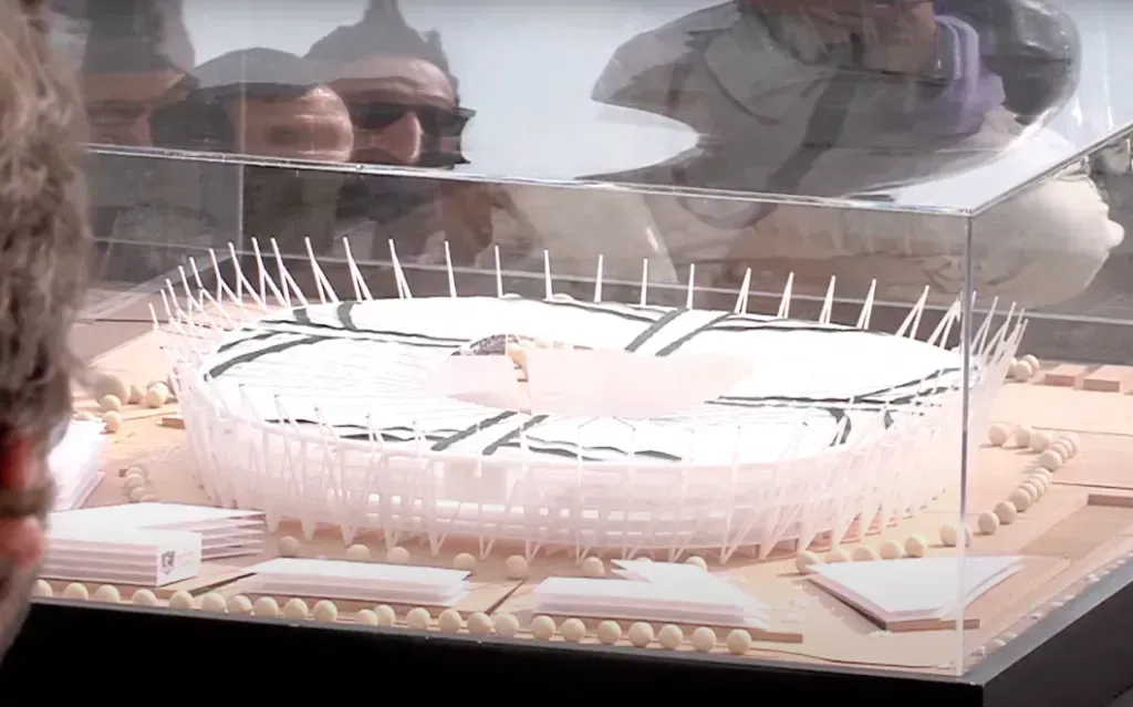 La maqueta presentada para el centenario y que ahora cambia en Colo Colo.