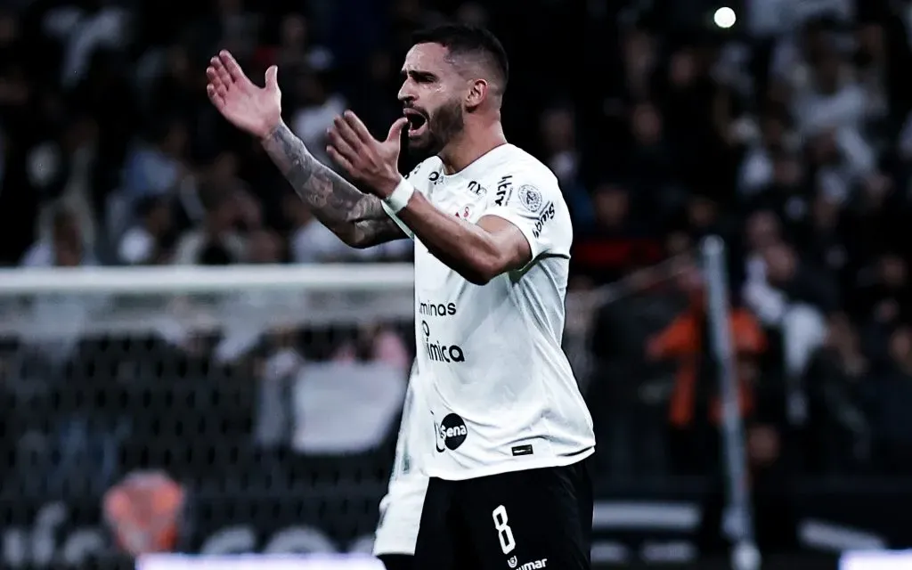 Renato Augusto, jogador do Corinthians, comemora seu gol durante partida contra o Bahia no estádio Arena Corinthians pelo Campeonato Brasileiro - Foto: Fabio Giannelli/AGIF