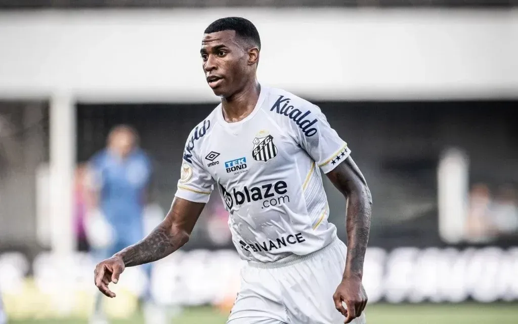 Jean Lucas, em ação pelo Santos – Foto: Raul Baretta/Santos FC