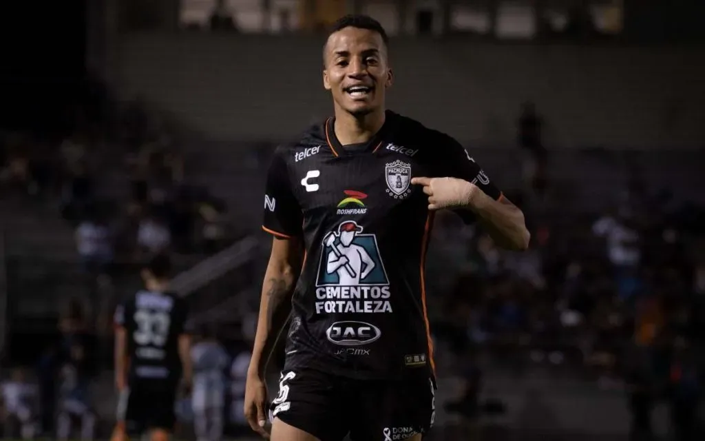 Byron Castillo tiene aún contrato con el Pachuca de México pero se desconoce si seguirá. Foto: Getty.