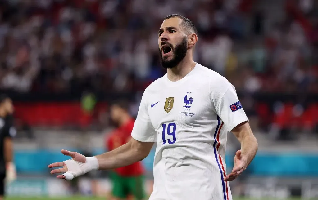 Políticos franceses relacionan a Benzema con los Hermanos Musulmanes.