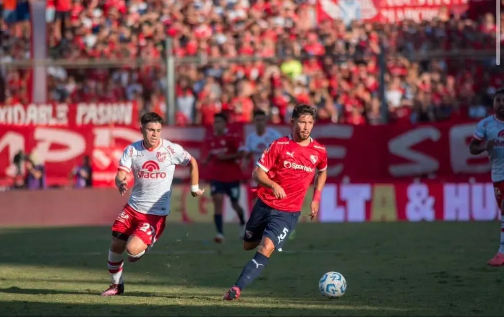 Felipe Loyola tuvo un gran partido y hasta le hicieron un penal. Foto: Independiente.